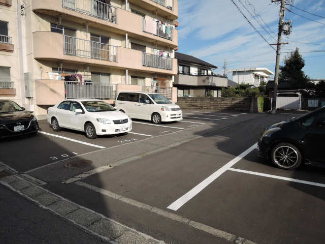 ニューあけぼのハイツ 4階 駐車場