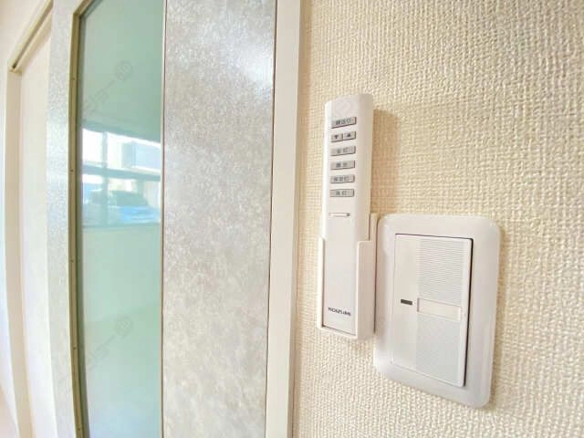 プッシュ式照明スイッチ