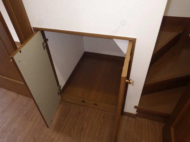 階段下収納
