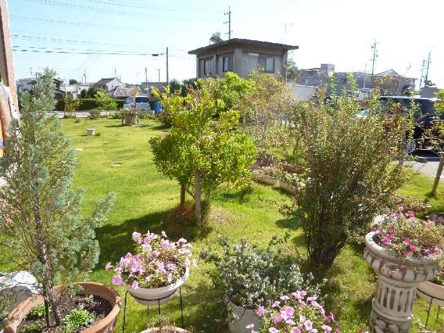 建物南庭スペース