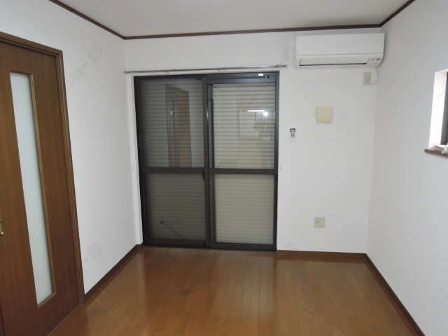 シャッター式雨戸