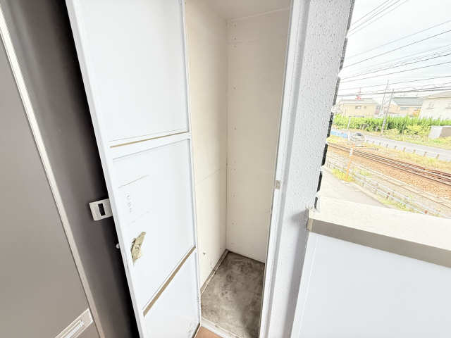 玄関横外部収納