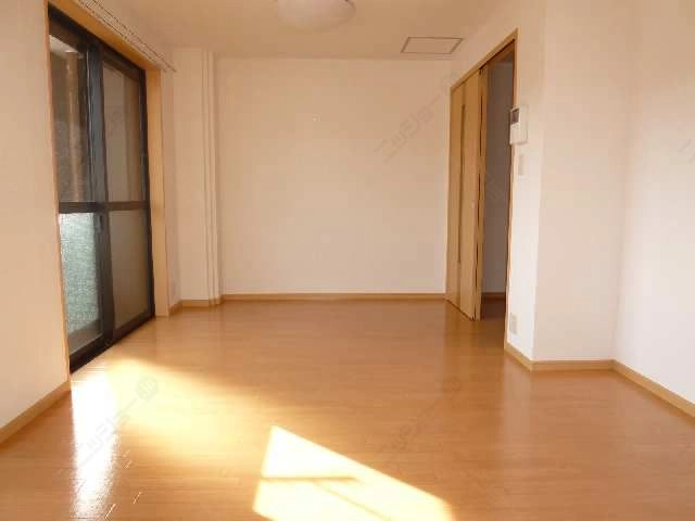 室内(103号室)