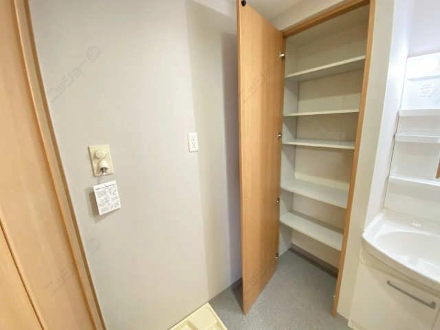 脱衣所リネン庫
