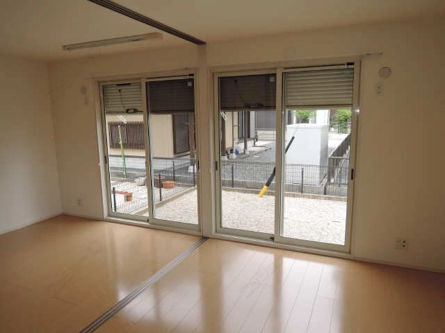 シャッター式雨戸