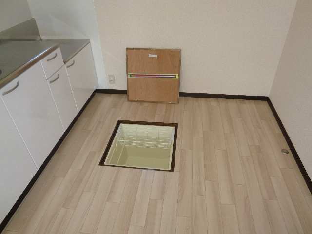 床下収納(105号室)