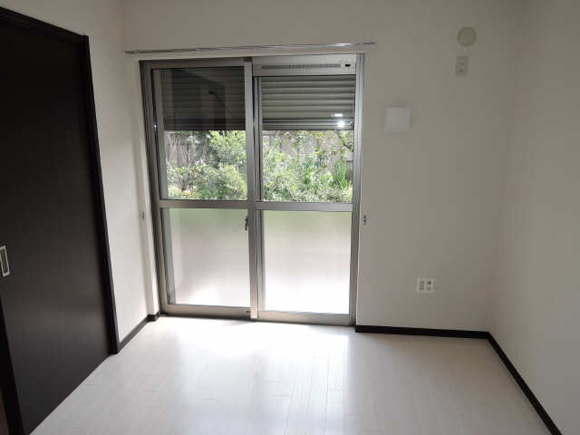 シャッター式雨戸