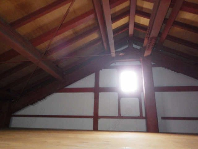 屋根裏収納
