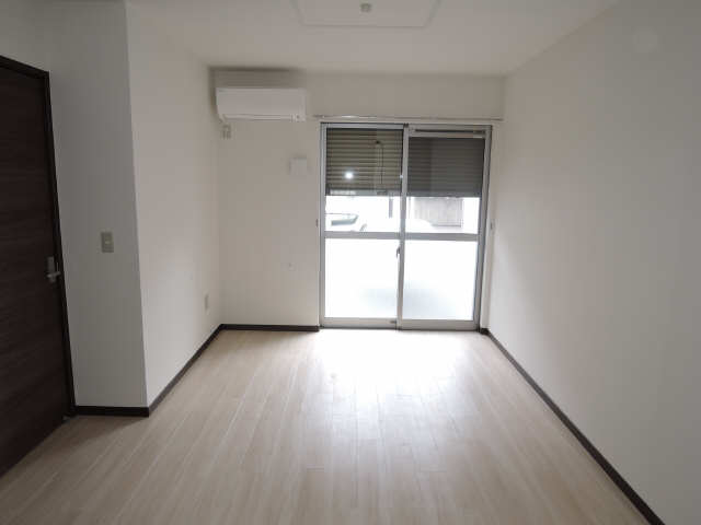 シャッター式雨戸