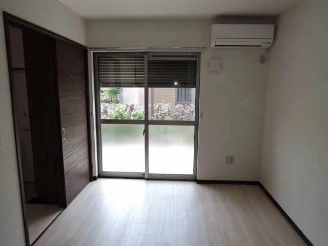 シャッター式雨戸