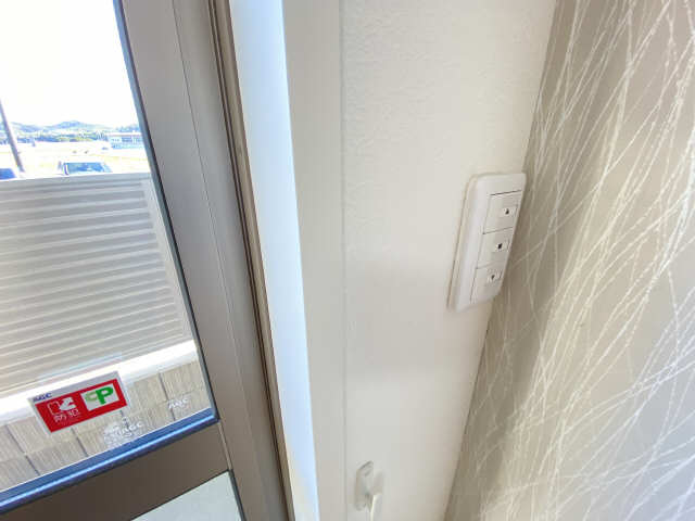 １階電動シャッター