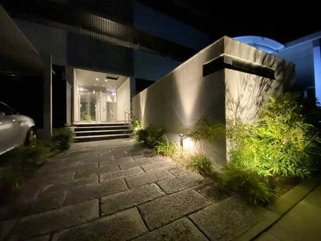 夜のアプローチ