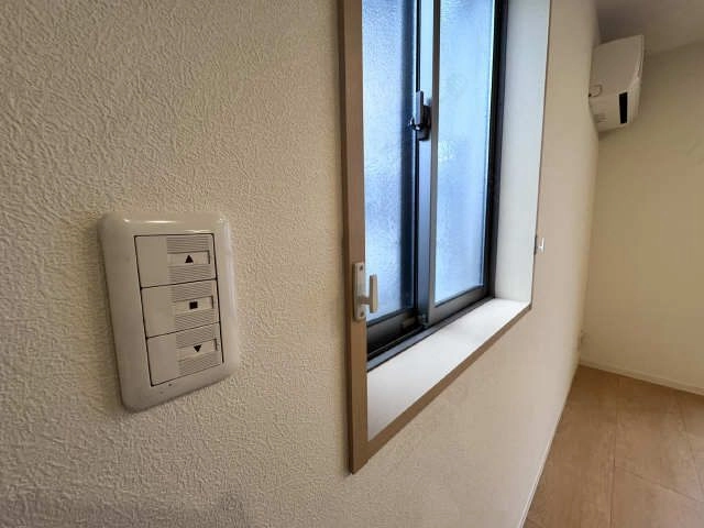 １階電動シャッター