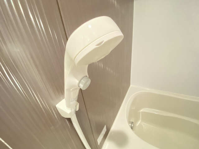 プッシュ式シャワー水栓