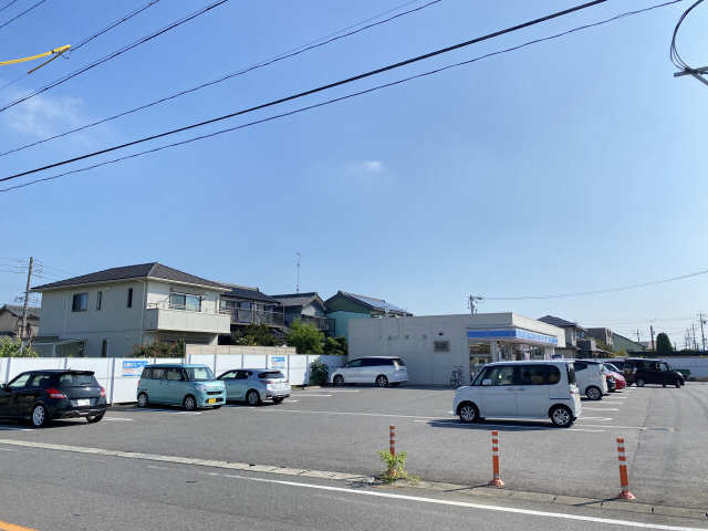隣地コンビニ