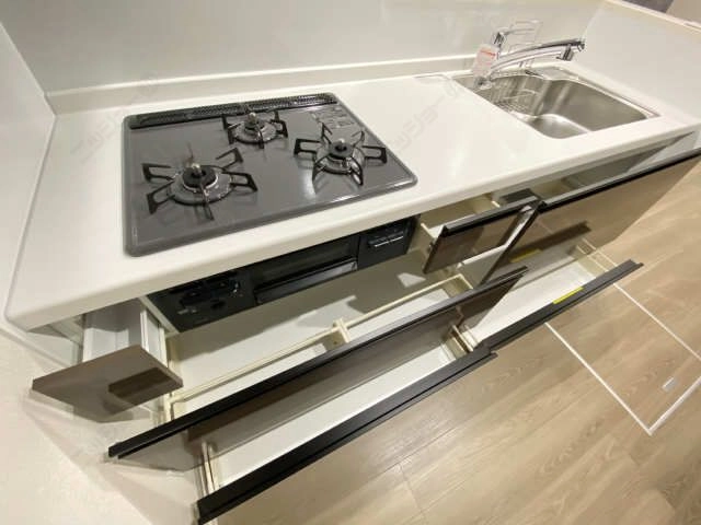 引出式キッチン収納