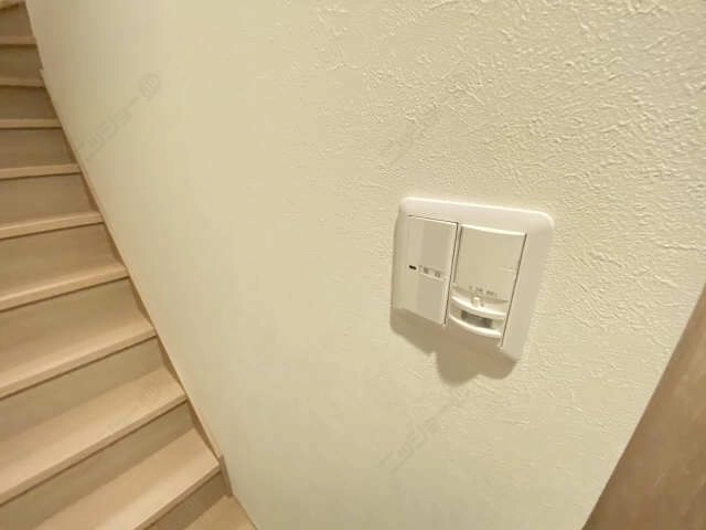 玄関センサー照明