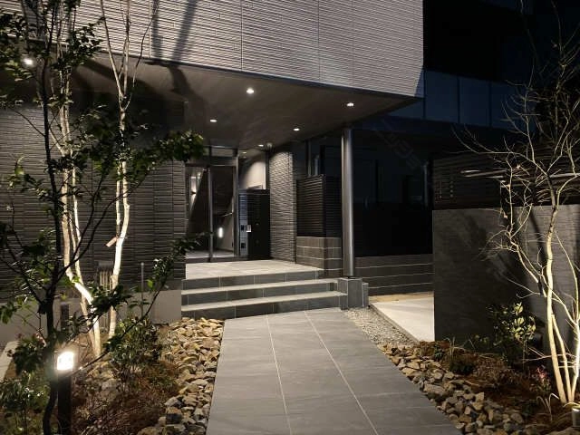 夜のアプローチ