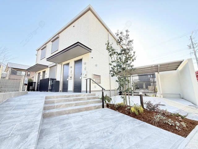 玄関アプローチ