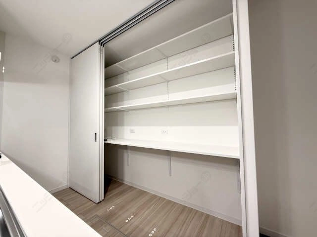 キッチン裏パントリー