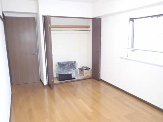   収納（洋室２）