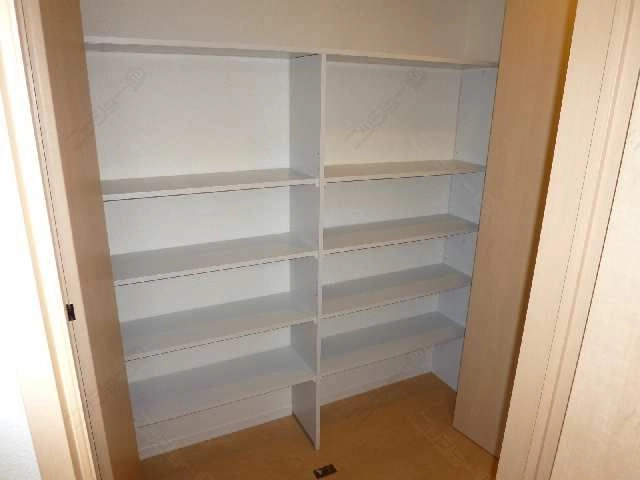 玄関通路横収納