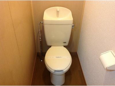 レオパレスしろひがし 1階 WC