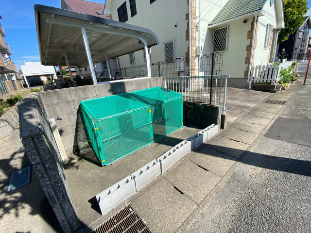 ごみ置き場
