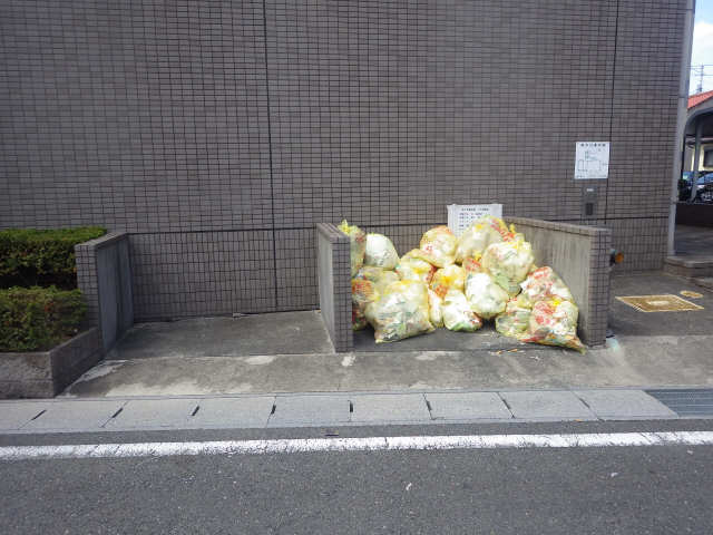 ゴミ捨て場