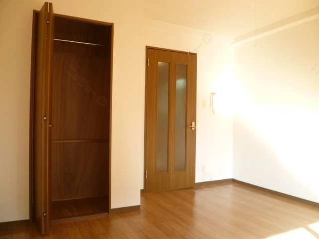 洋間(ｸﾛｰｾﾞｯﾄ)