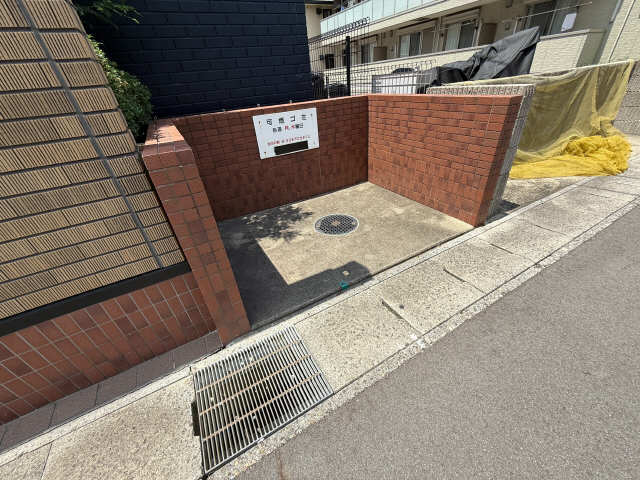 ごみ置場