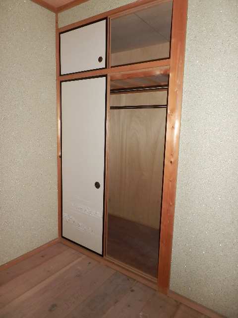 中和室収納
