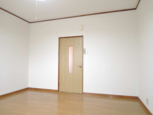 コーポ須ヶ田 1階 室内