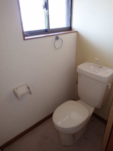 コーポ須ヶ田 2階 WC
