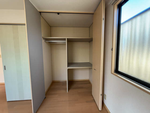 ２階北側洋室収納