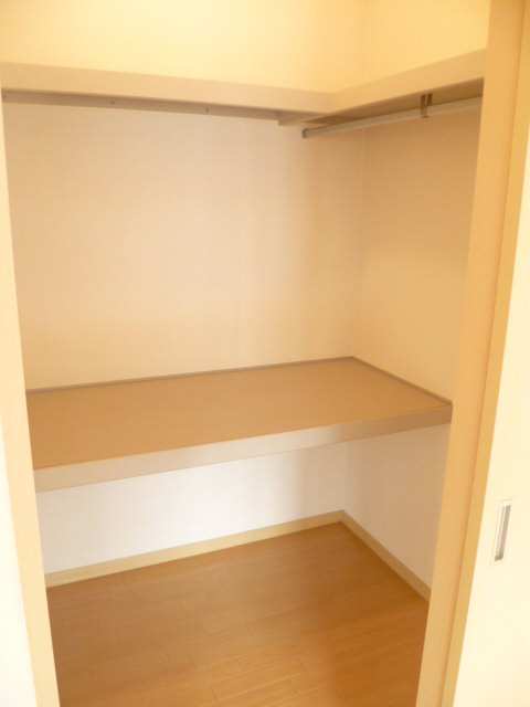 南洋間(ｳｫｰｸｲﾝｸﾛｰｾﾞｯﾄ