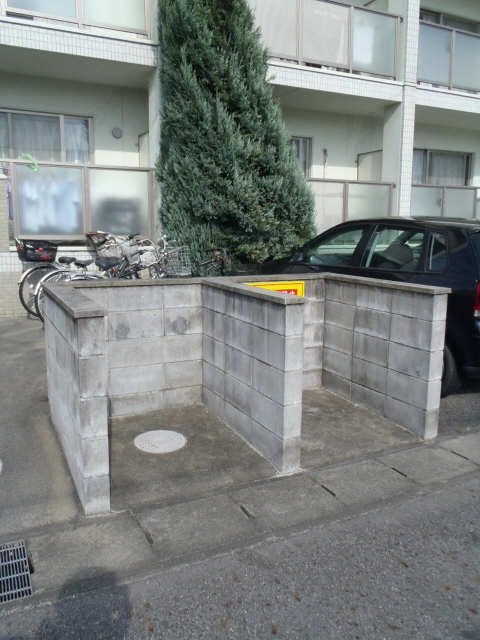 ごみ置き場