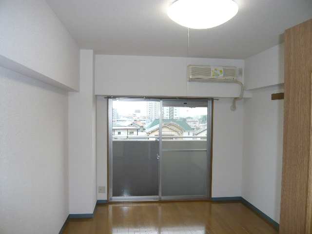室内1