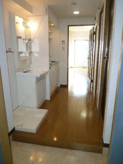 玄関よりｷｯﾁﾝ周辺