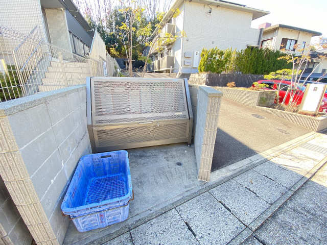ごみ捨て場
