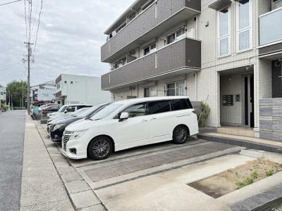 Raffine大坪 1階 駐車場