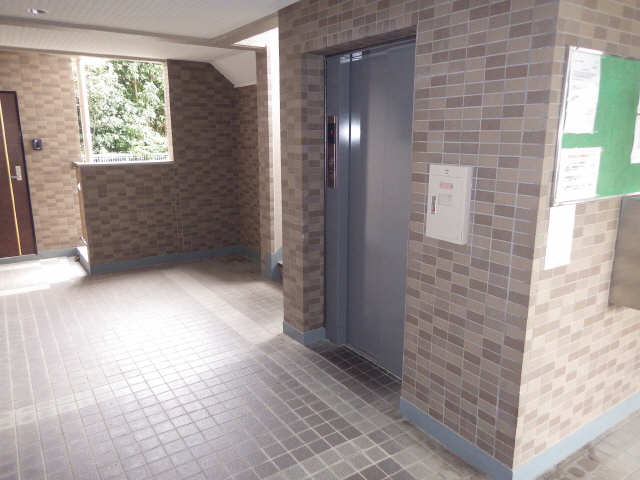 パレス・コンフォート 4階 エレベーター