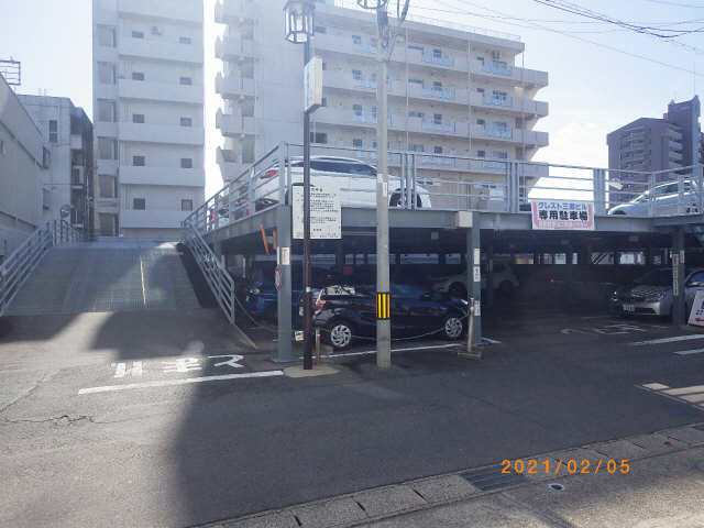 プレミール三郷 4階 駐車場