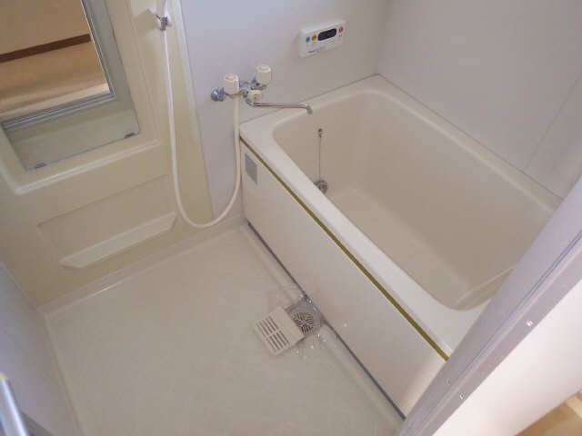 ハイカムール新居 2階 浴室