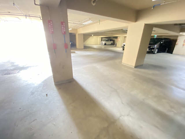 地下駐車場