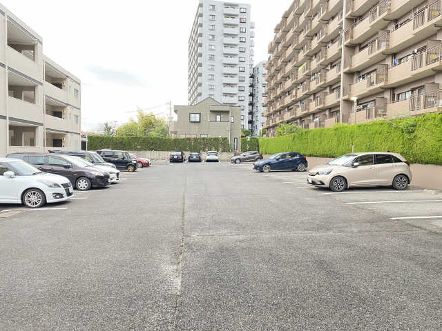敷地外駐車場（建物南）