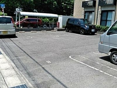 レオパレス吉岡 2階 駐車場