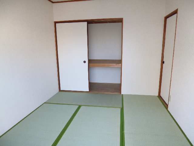 南和室収納
