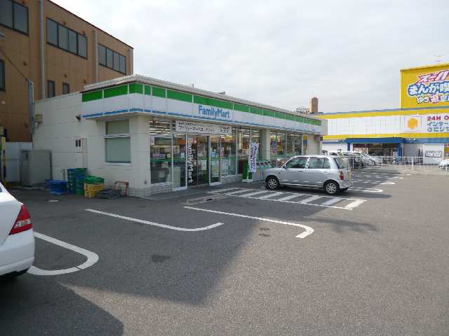 ﾌｧﾐﾘｰﾏｰﾄ歩4分