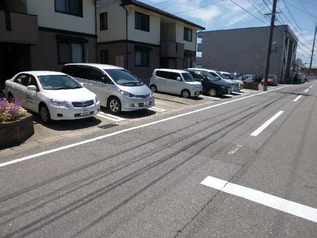 グランシャリオＡ棟 2階 駐車場